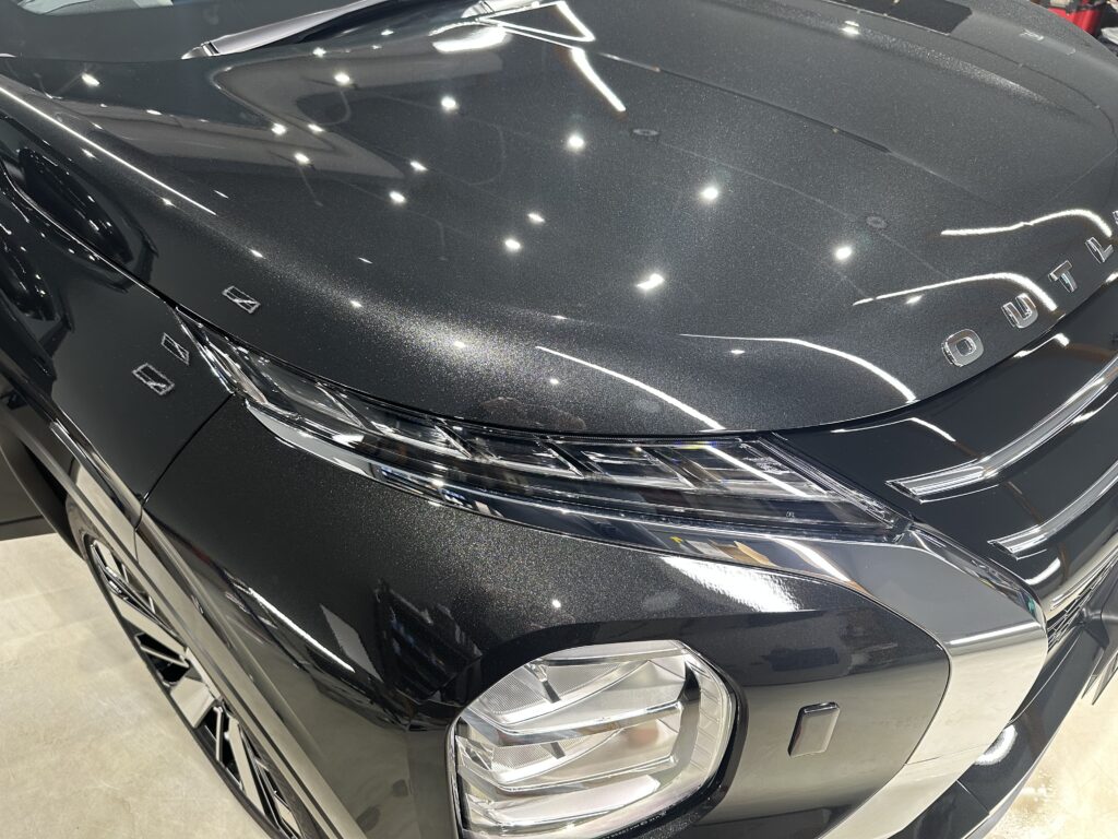 三菱アウトランダーPHEV・鏡面磨き作業+セラミックコーティング施工事例 富山県富山市K様