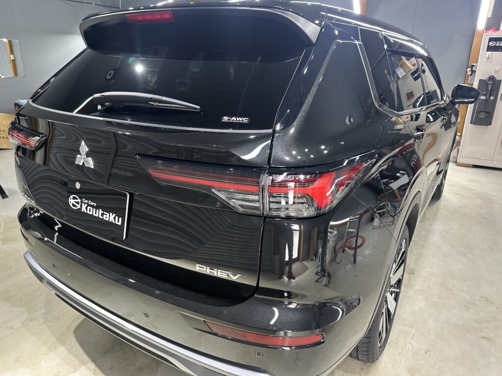 三菱アウトランダーPHEV・鏡面磨き作業+セラミックコーティング施工事例 富山県富山市K様