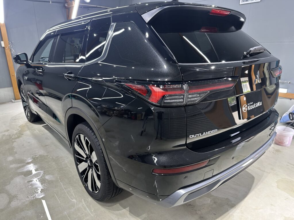 三菱アウトランダーPHEV・鏡面磨き作業+セラミックコーティング施工事例 富山県富山市K様