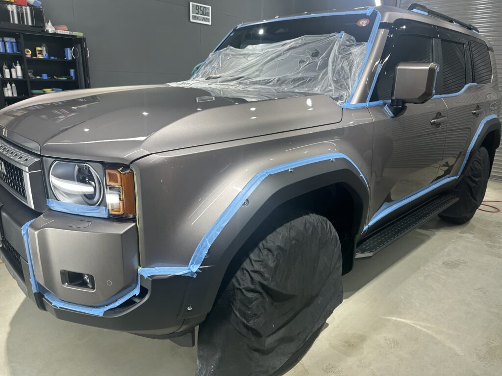 トヨタランドクルーザー250・鏡面磨き作業+セラミックコーティング 富山県射水市M様