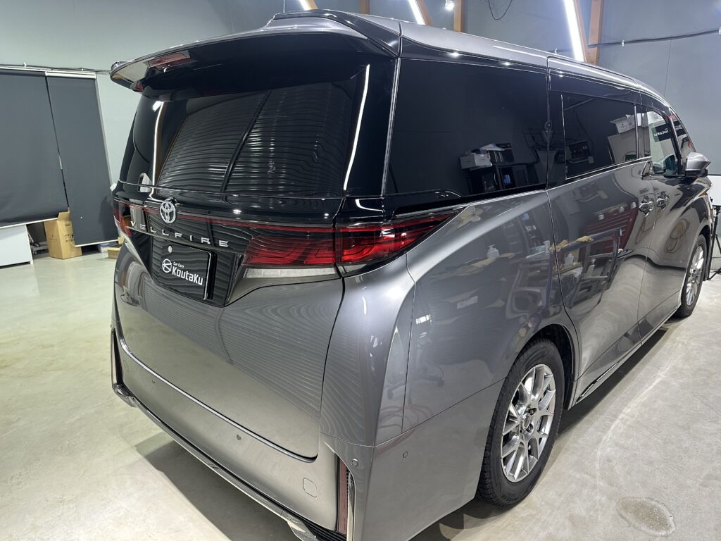 トヨタ・ヴェルファイア・鏡面磨き作業+セラミックコーティング施工事例　富山市Ｏ様