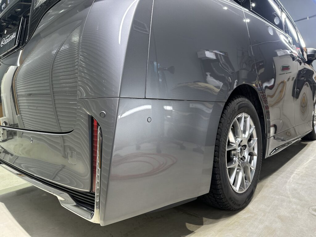トヨタ・ヴェルファイア・鏡面磨き作業+セラミックコーティング施工事例　富山市Ｏ様