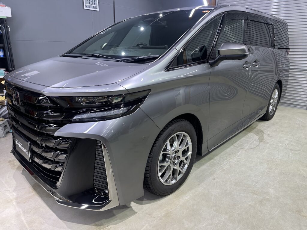 トヨタ・ヴェルファイア・鏡面磨き作業+セラミックコーティング施工事例　富山市Ｏ様