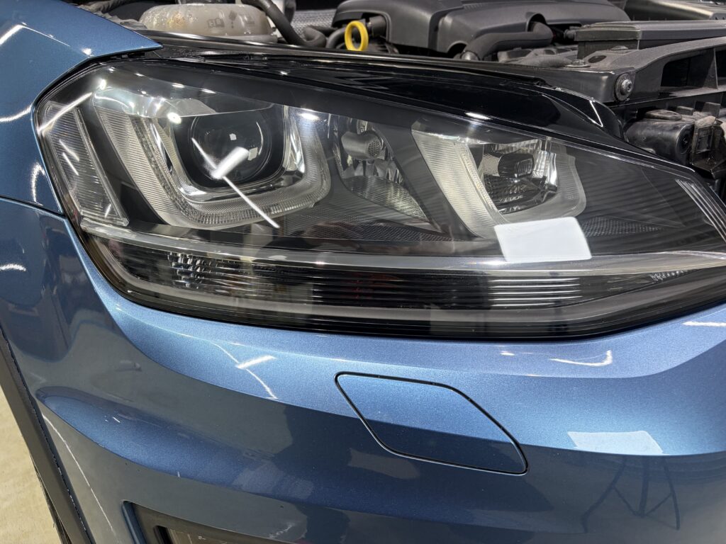 フォルクスワーゲン・ゴルフ７ヘッドライトリペア石川県小松市Ｎ様