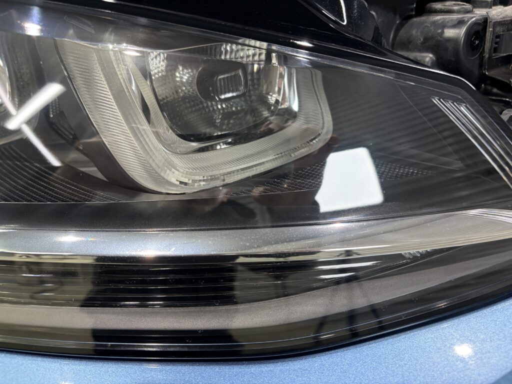 フォルクスワーゲン・ゴルフ７ヘッドライトリペア石川県小松市Ｎ様
