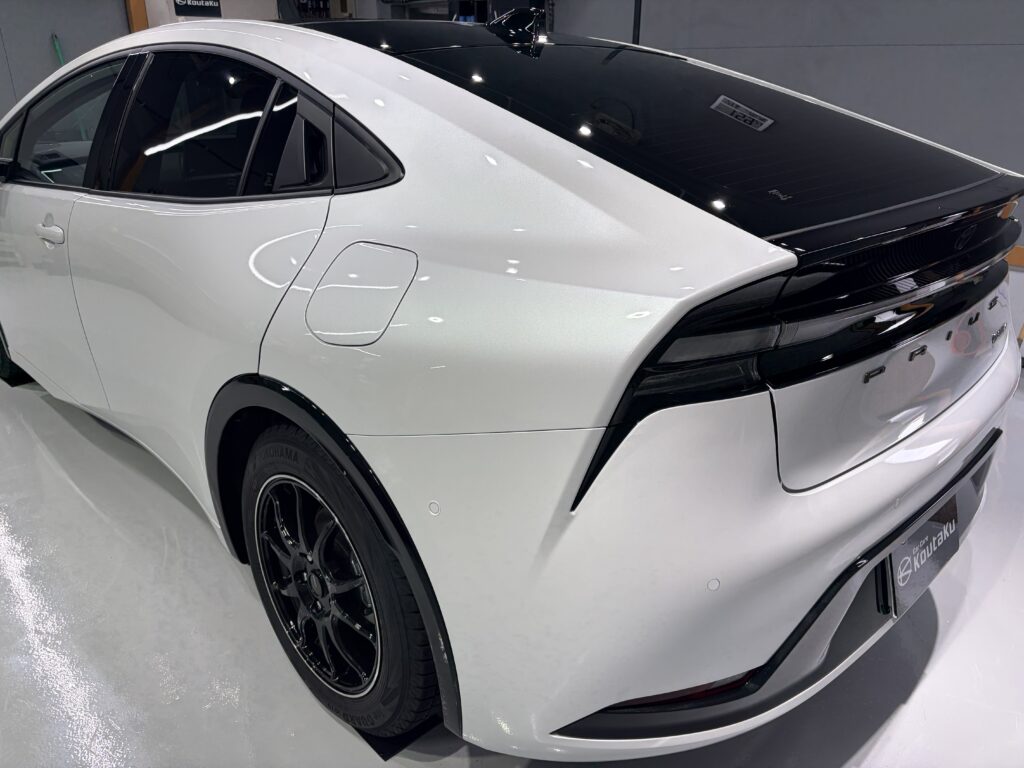 トヨタプリウス・鏡面磨き作業+セラミックコーティング+遮熱カーフィルム施工事例　富山市Ｍ様