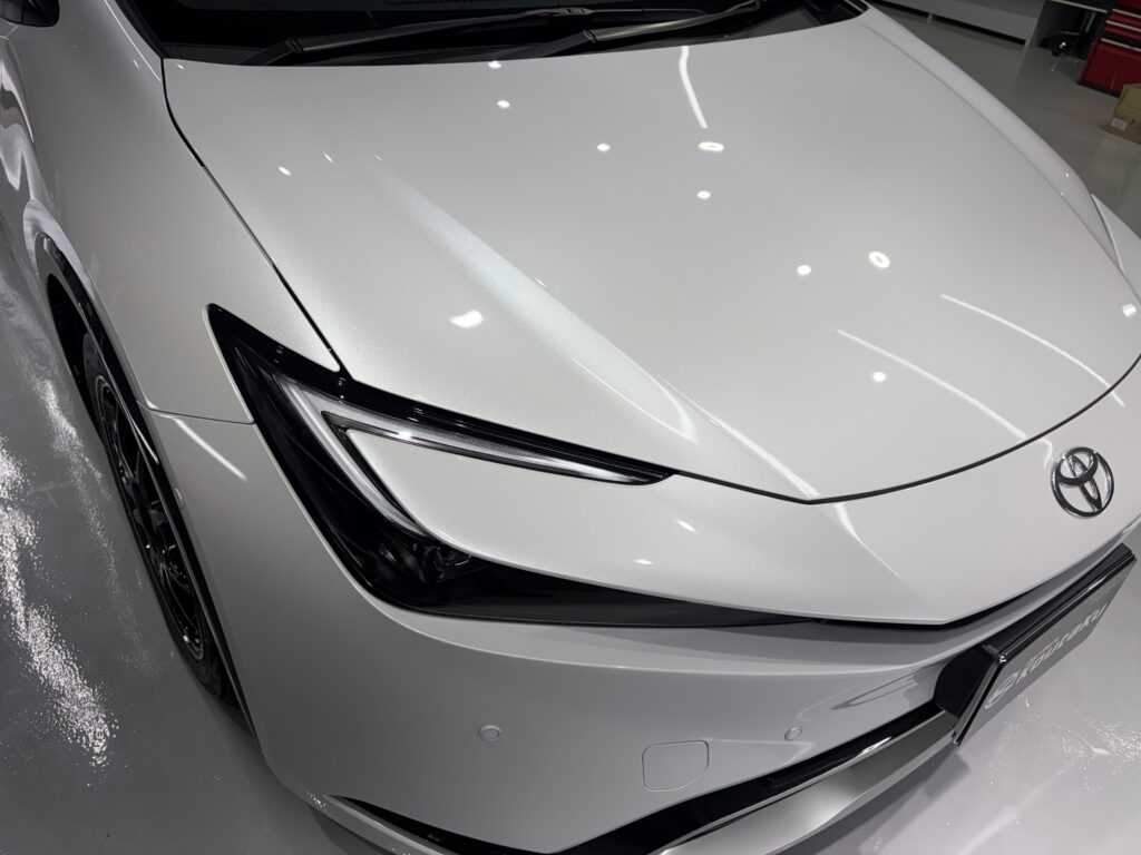 トヨタプリウス・鏡面磨き作業+セラミックコーティング+遮熱カーフィルム施工事例　富山市Ｍ様