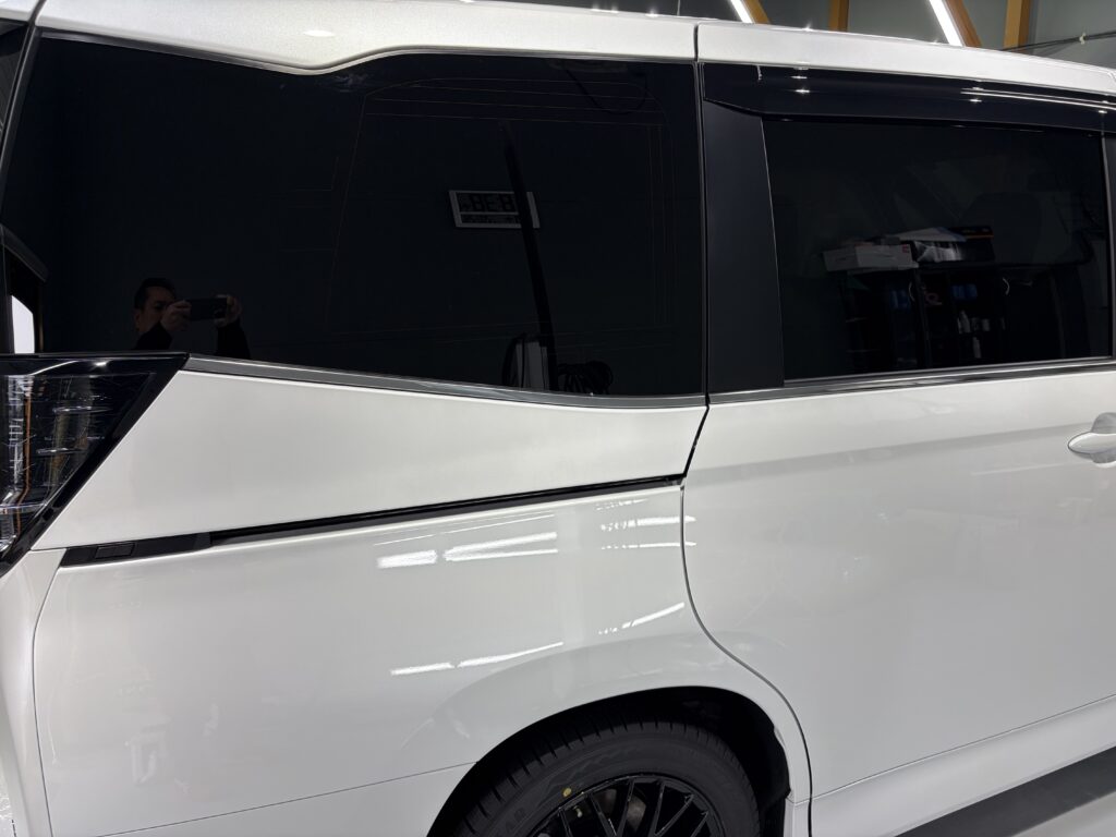 トヨタVOXY・遮熱断熱カーフィルム・鏡面磨き作業+セラミックコーティング施工事例 富山市U様