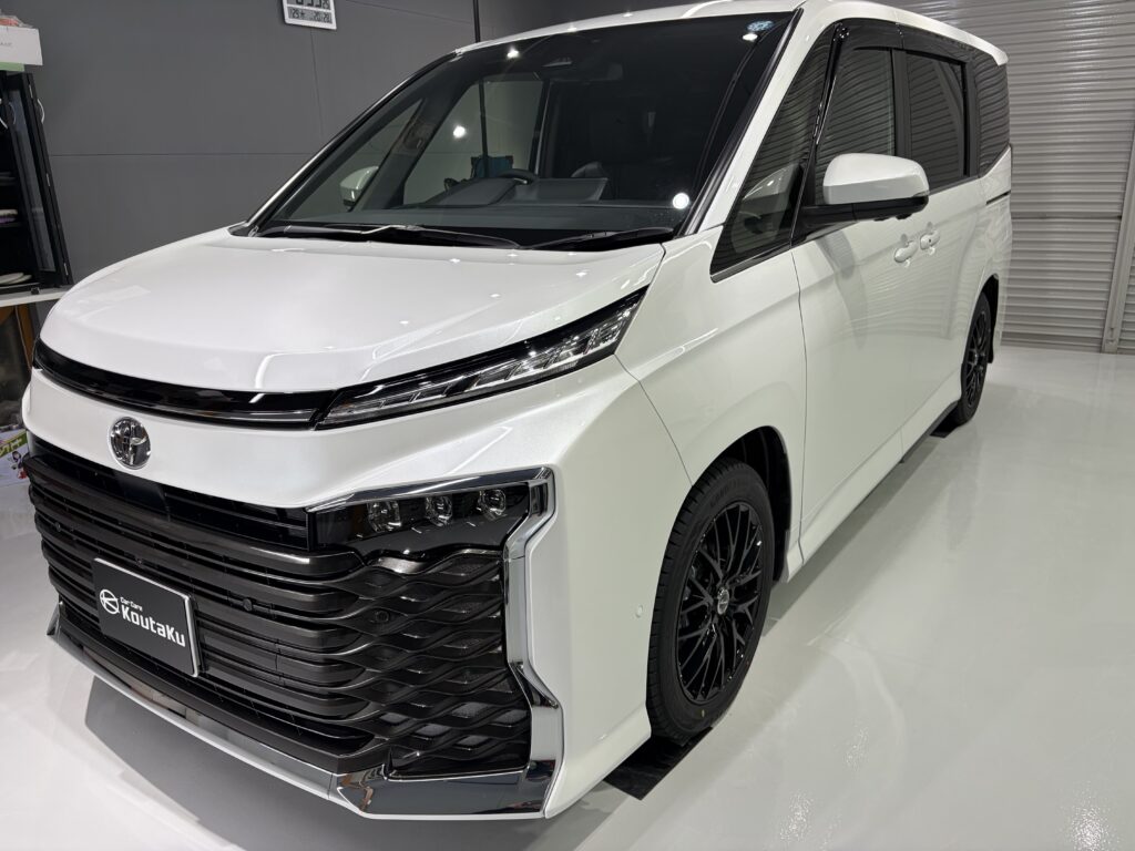 トヨタVOXY・遮熱断熱カーフィルム・鏡面磨き作業+セラミックコーティング施工事例 富山市U様