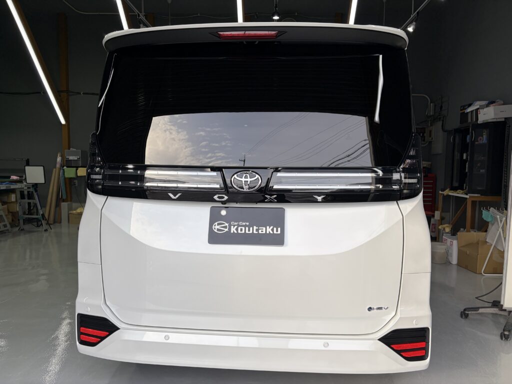 トヨタVOXY・遮熱断熱カーフィルム・鏡面磨き作業+セラミックコーティング施工事例 富山市U様