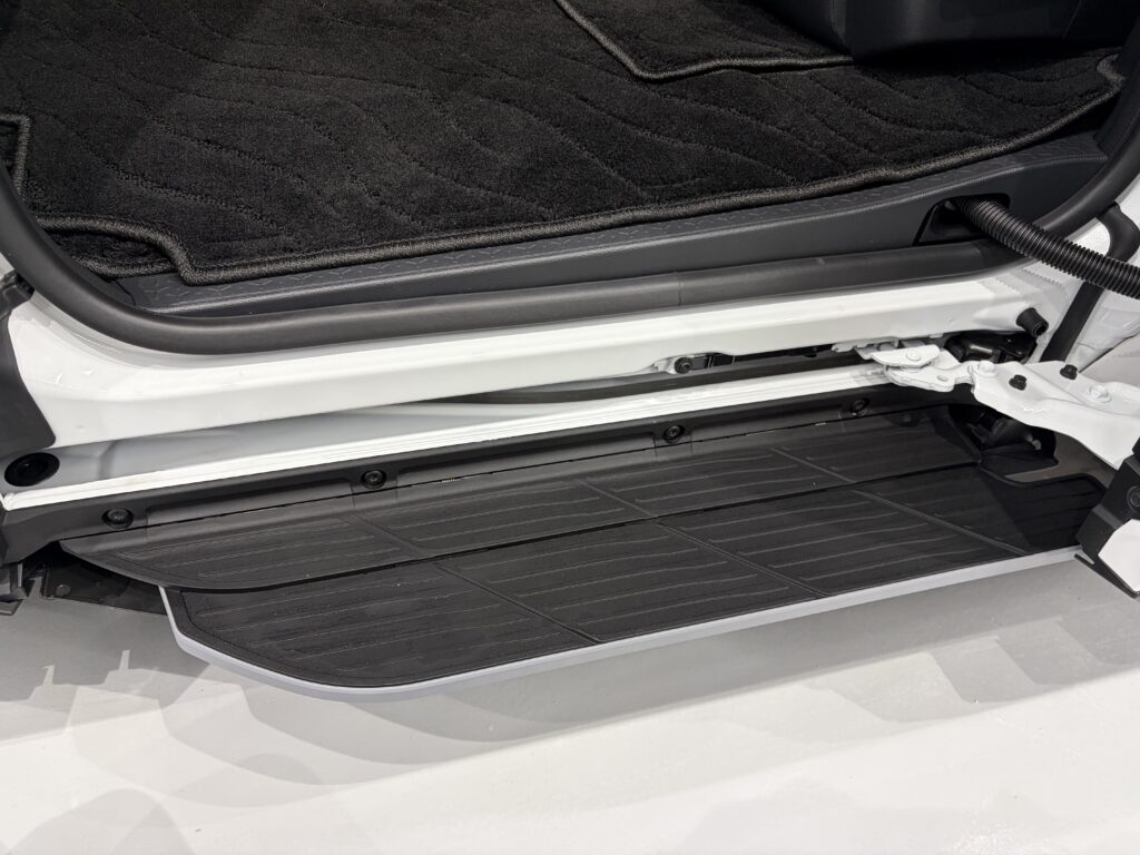 トヨタVOXY・遮熱断熱カーフィルム・鏡面磨き作業+セラミックコーティング施工事例 富山市U様