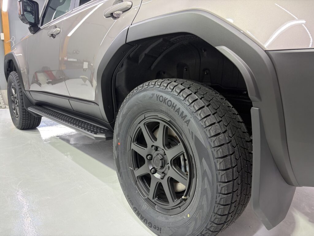 ランドクルーザー２５０・鏡面磨き作業+新開発のセラミックコーティング施工事例　黒部市Ｋ様