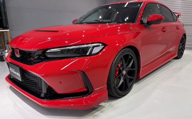 ホンダ・シビックタイプＲ・鏡面磨き作業+新開発セラミックコーティング施工事例　富山市Ｕ様