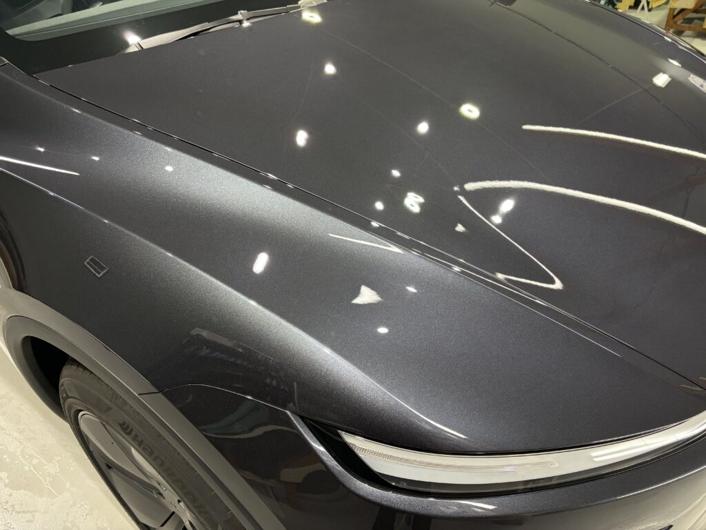 テスラモデルＹ・鏡面磨き作業+セラミックコーティング施工事例　砺波市Ｈ様