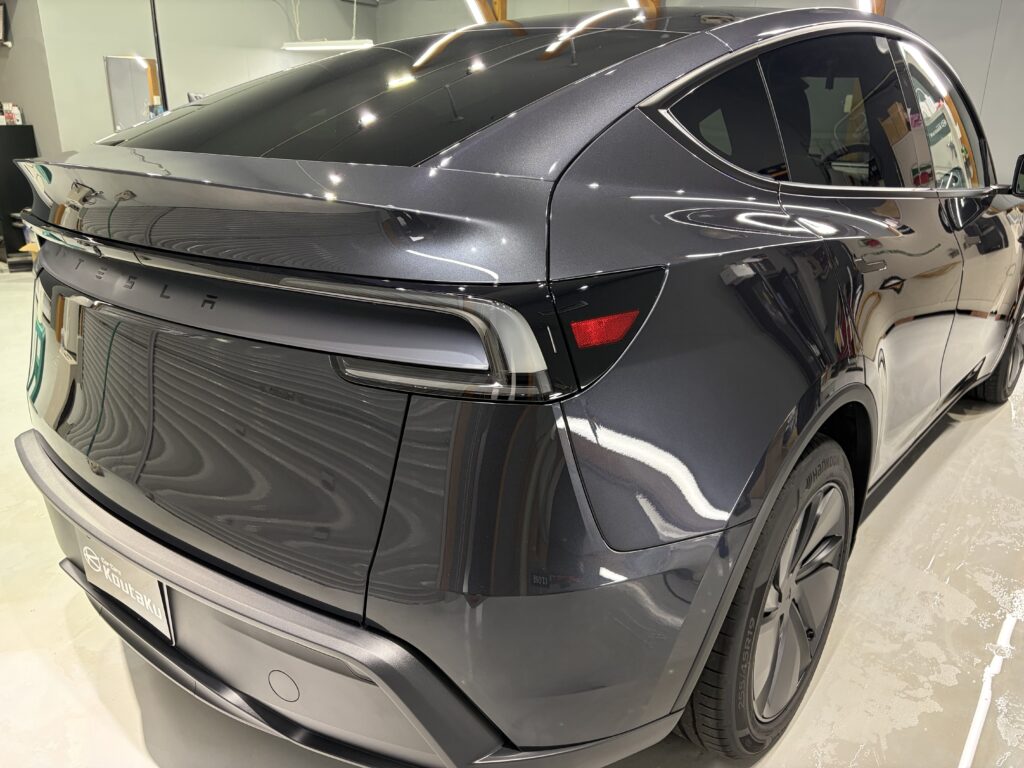 テスラモデルＹ・鏡面磨き作業+セラミックコーティング施工事例　砺波市Ｈ様