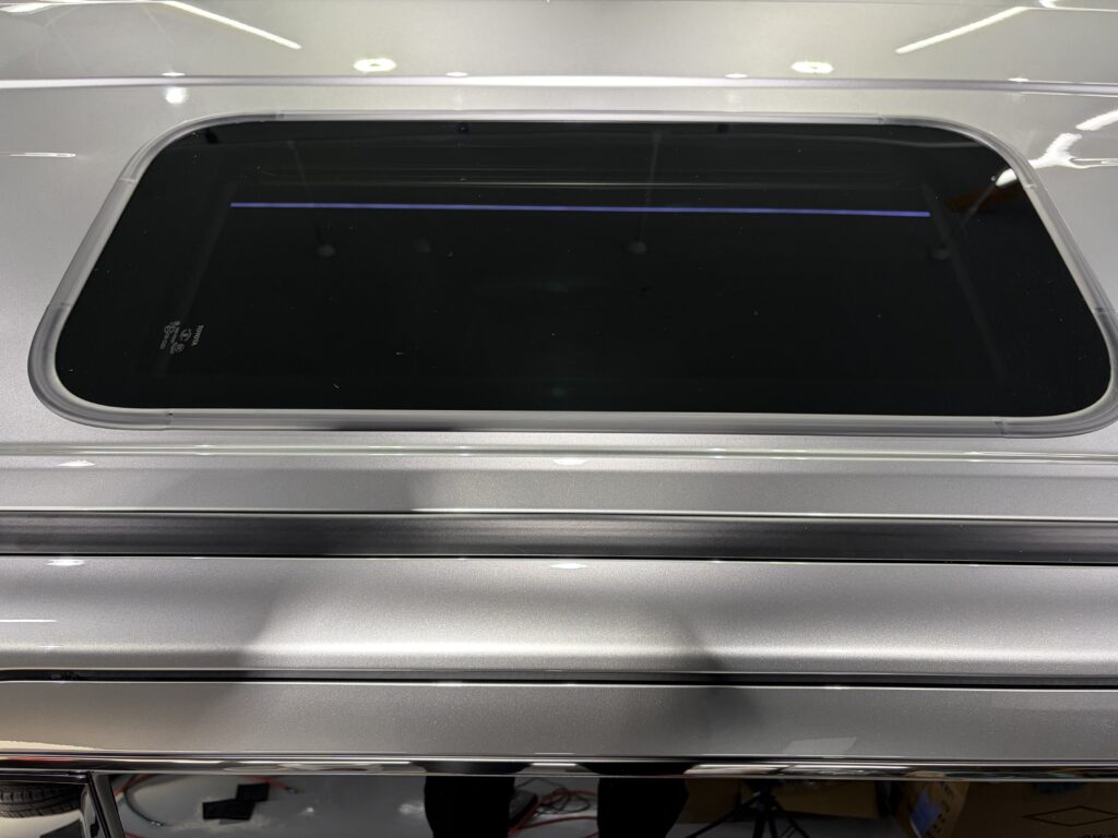 トヨタ・ヴェルファイア・遮熱断熱カーフィルム・鏡面磨き+新開発セラミックコーティング施工事例