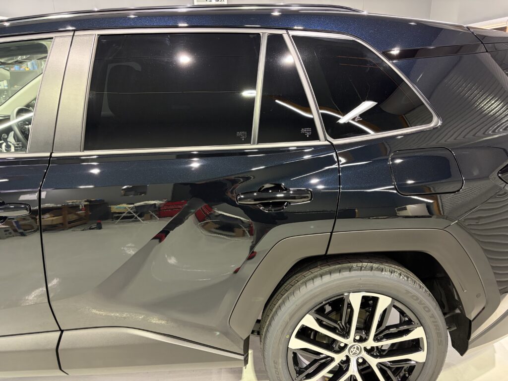 新型RAV4・遮熱断熱カーフィルム・鏡面磨き作業+セラミックコーティング施工事例 富山市J様