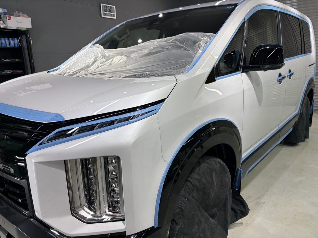 三菱デリカD5・鏡面磨き作業+新開発セラミックコーティング施工事例 富山市U様
