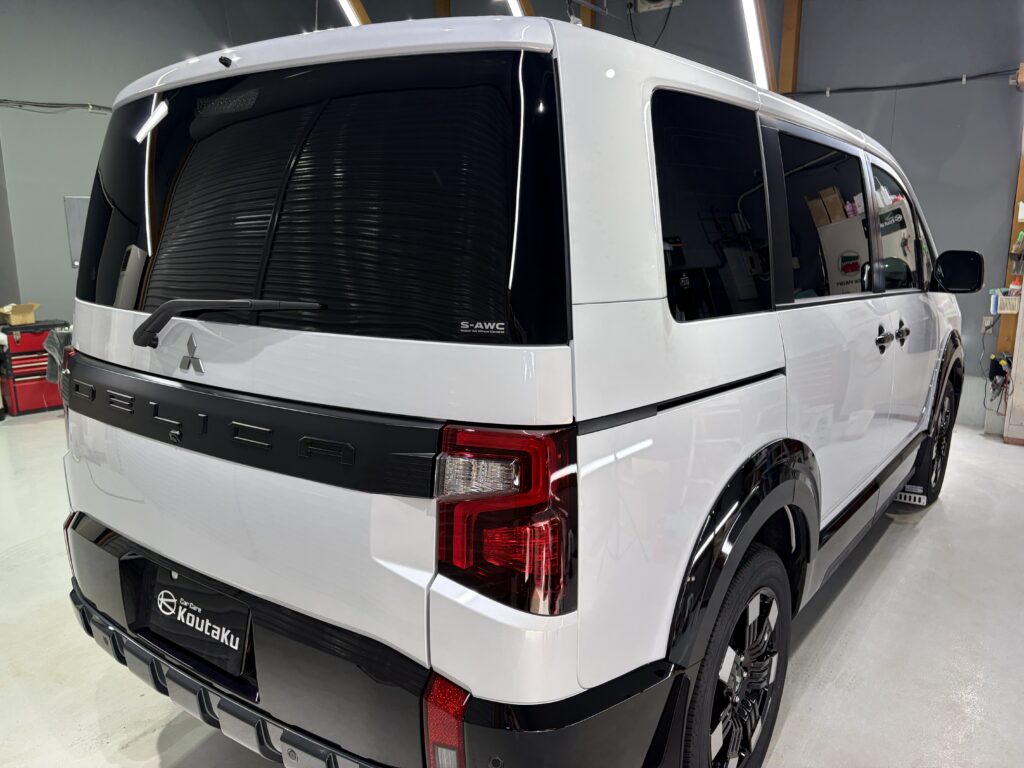 三菱デリカD5・鏡面磨き作業+新開発セラミックコーティング施工事例 富山市U様