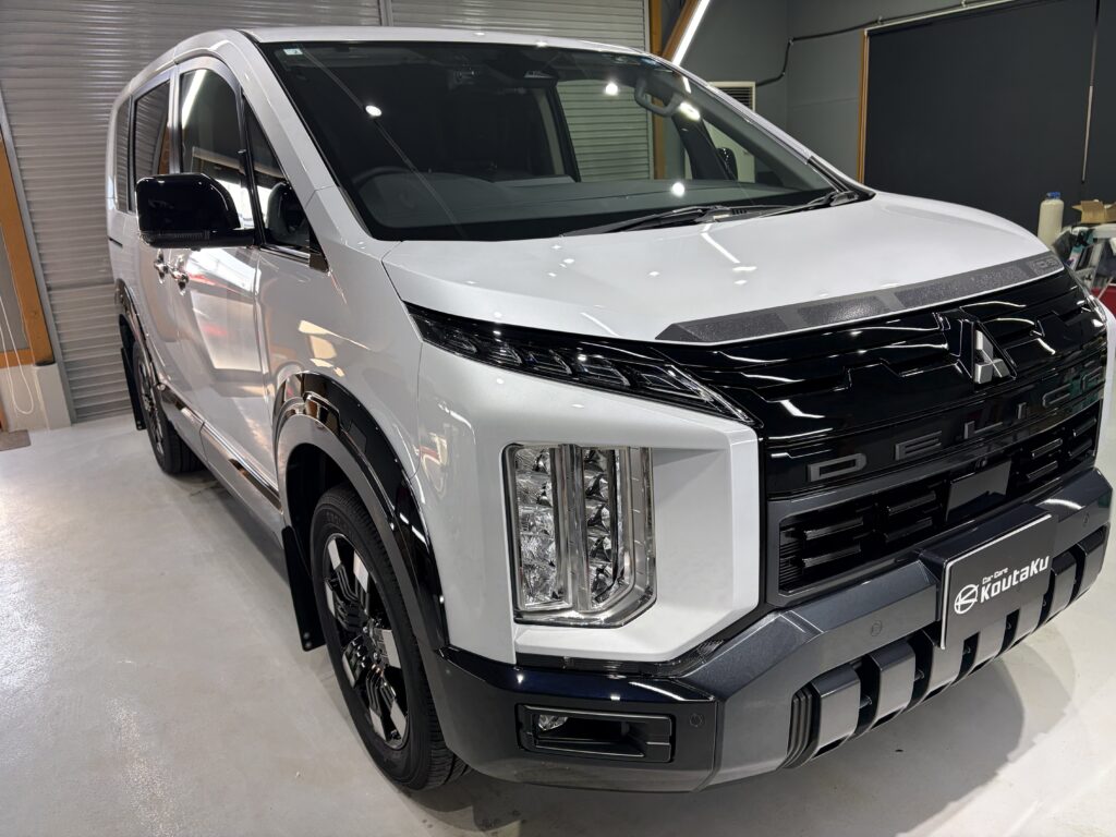 三菱デリカＤ５・鏡面磨き作業+新開発セラミックコーティング施工事例　富山市Ｕ様