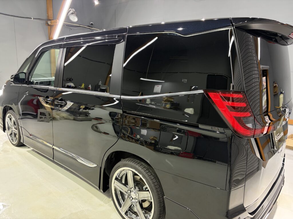 トヨタノア・遮熱断熱カーフィルム・鏡面磨き作業+セラミックコーティング施工事例 富山市K様