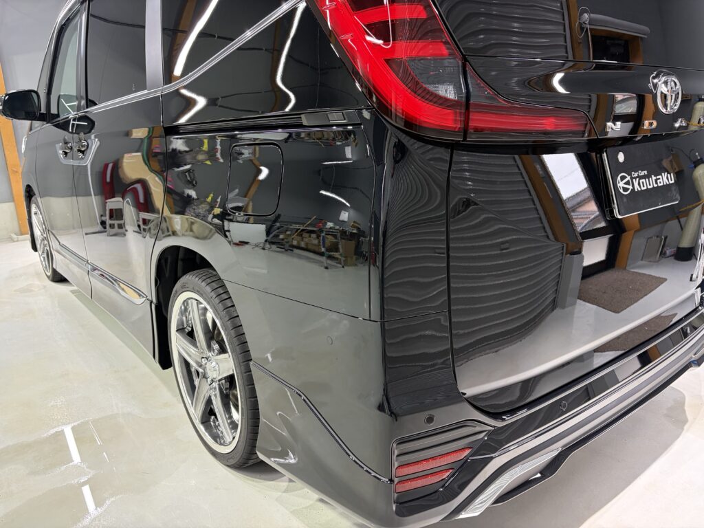 トヨタノア・遮熱断熱カーフィルム・鏡面磨き作業+セラミックコーティング施工事例 富山市K様