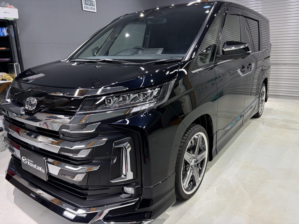 トヨタノア・遮熱断熱カーフィルム・鏡面磨き作業+セラミックコーティング施工事例 富山市K様