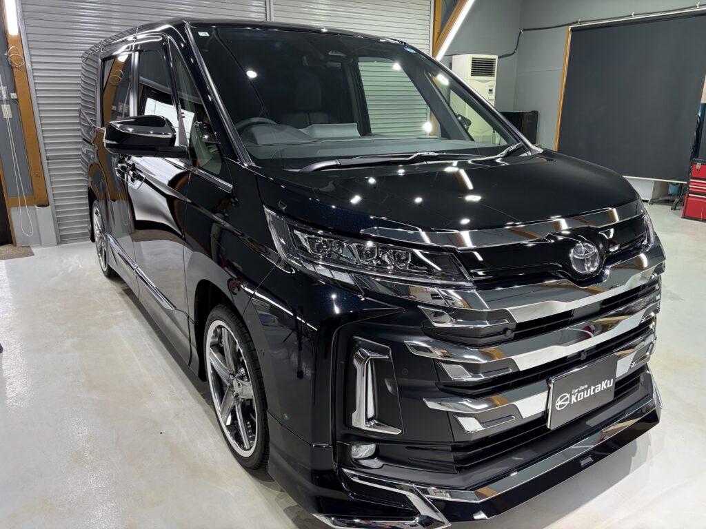 トヨタノア・遮熱断熱カーフィルム・鏡面磨き作業+セラミックコーティング施工事例 富山市K様