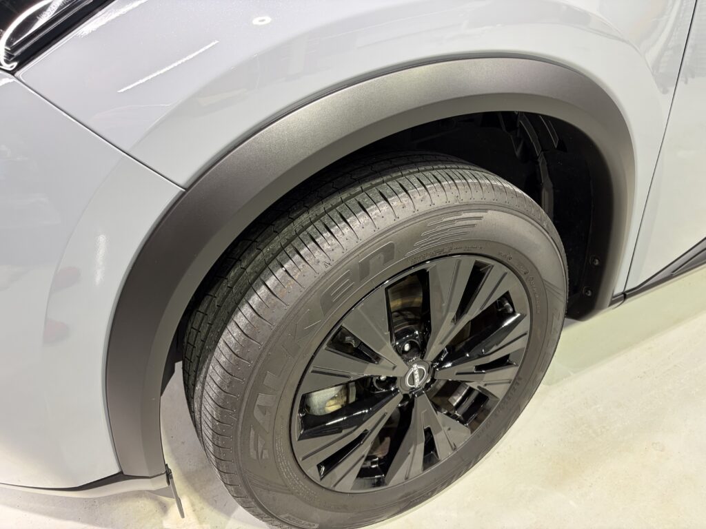 日産・エクストレイル・鏡面磨き作業+セラミックコーティング施工事例 富山市M様