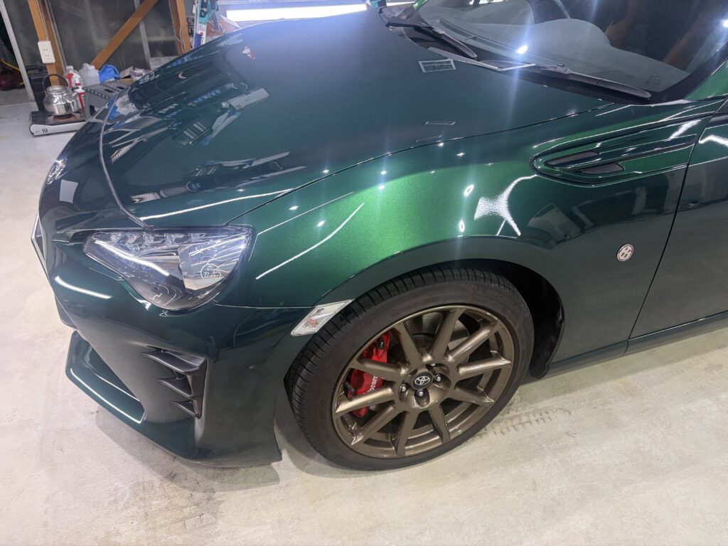 トヨタ８６・鏡面磨き作業+新開発セラミックコーティング施工事例　富山県富山市Ｓ様