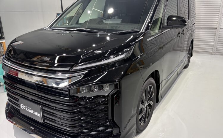 トヨタＶＯＸＹ鏡面磨き作業+新開発セラミックコーティング+遮熱断熱カーフィルム施工例　砺波市Ａ様