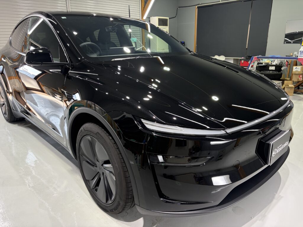 テスラモデルＹ・鏡面磨き作業+新開発セラミックコーティング施工事例　富山市Ｎ様