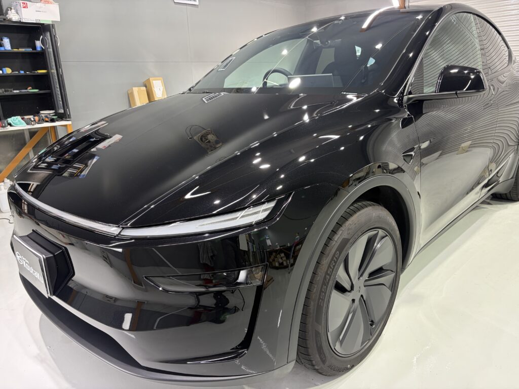 テスラモデルY・鏡面磨き作業+新開発セラミックコーティング施工事例 富山市N様