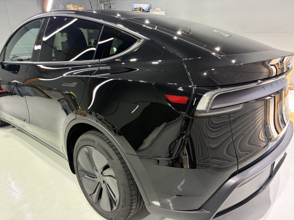 テスラモデルY・鏡面磨き作業+新開発セラミックコーティング施工事例 富山市N様