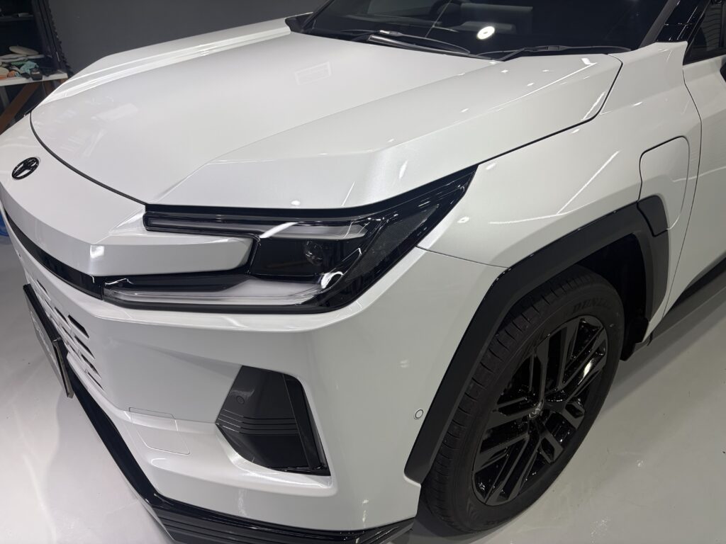 RAV4・鏡面磨き作業+セラミックコーティング・遮熱断熱カーフィルム施工事例 富山市M様