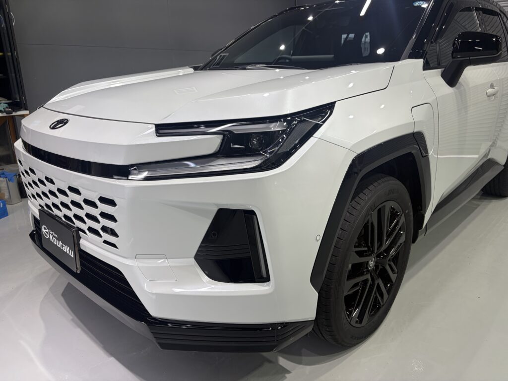 RAV4・鏡面磨き作業+セラミックコーティング・遮熱断熱カーフィルム施工事例 富山市M様