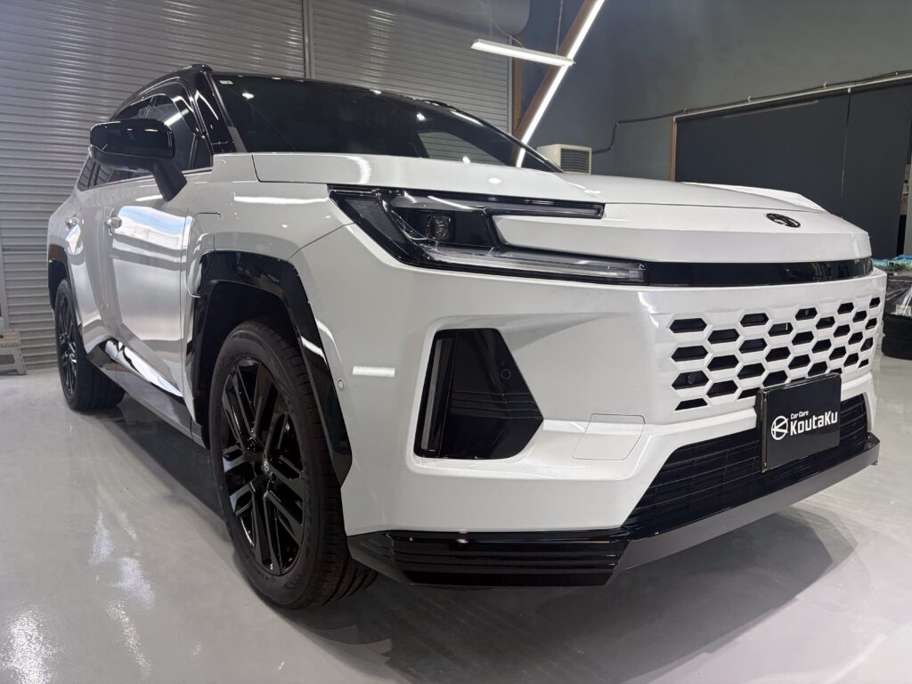 ＲＡＶ４・鏡面磨き作業+セラミックコーティング・遮熱断熱カーフィルム施工事例　富山市Ｍ様