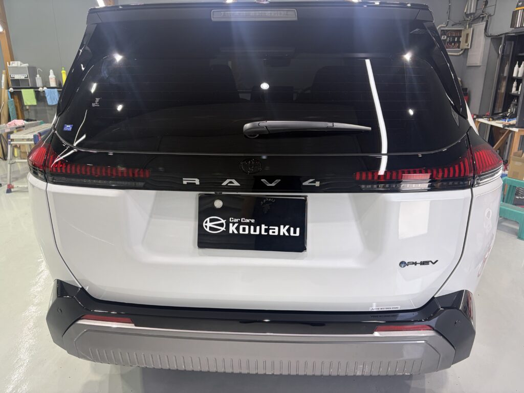 RAV4・鏡面磨き作業+セラミックコーティング・遮熱断熱カーフィルム施工事例 富山市M様