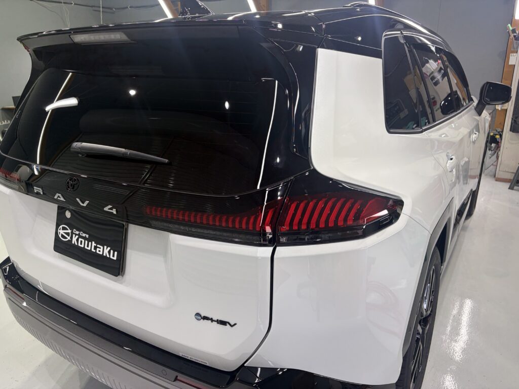 RAV4・鏡面磨き作業+セラミックコーティング・遮熱断熱カーフィルム施工事例 富山市M様