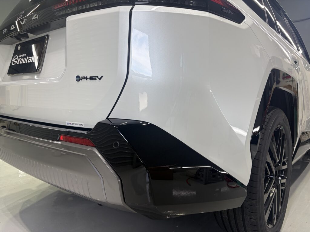 RAV4・鏡面磨き作業+セラミックコーティング・遮熱断熱カーフィルム施工事例 富山市M様