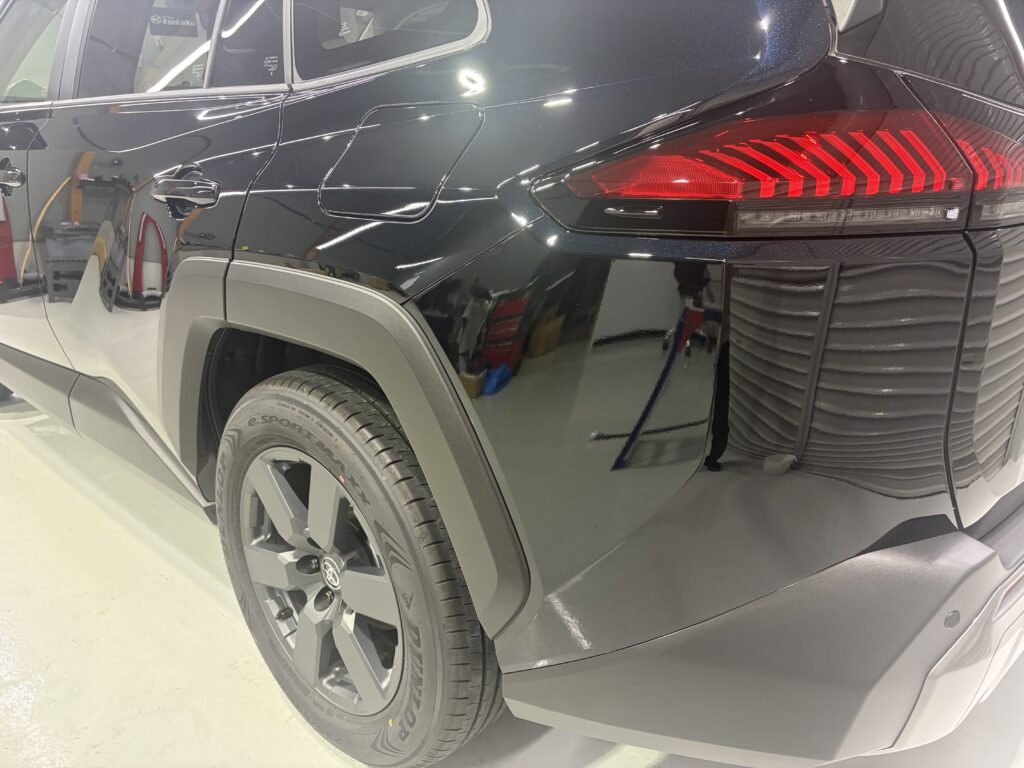 新型RAV4・鏡面磨き作業+新開発セラミックコーティング施工事例 富山市I様