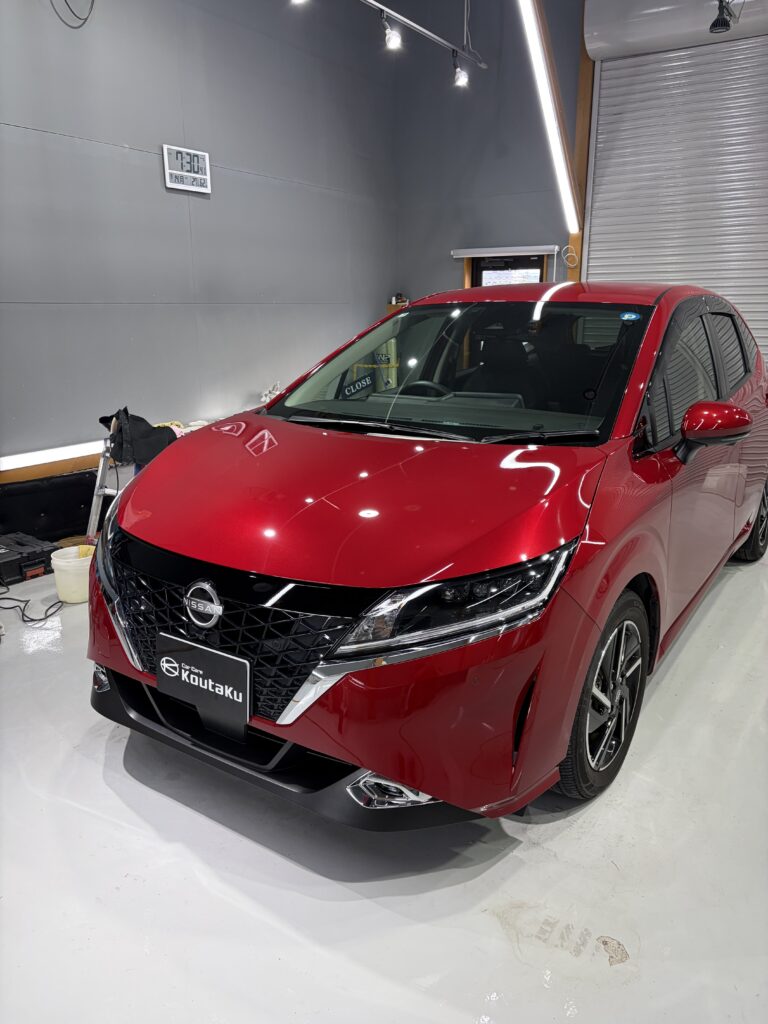 日産ノート・鏡面磨き作業+新開発セラミックコーティング施工事例　富山市Ｉ様