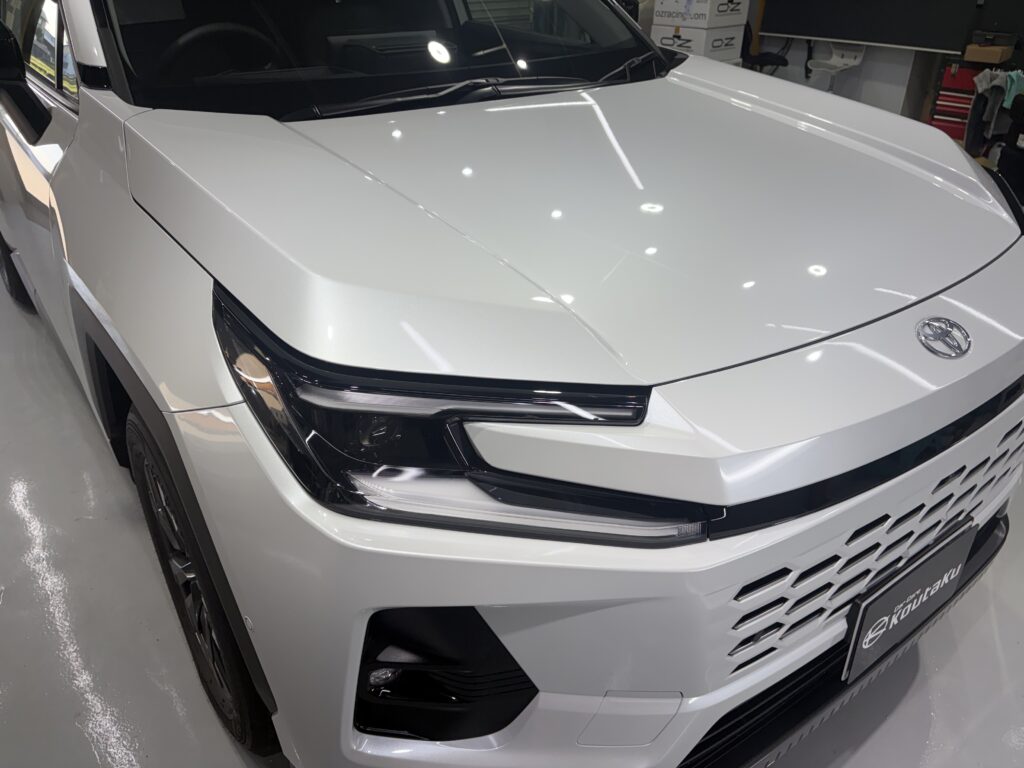 新型RAV4・遮熱、断熱カーフィルム・鏡面磨き作業+新開発セラミックコーティング施工事例