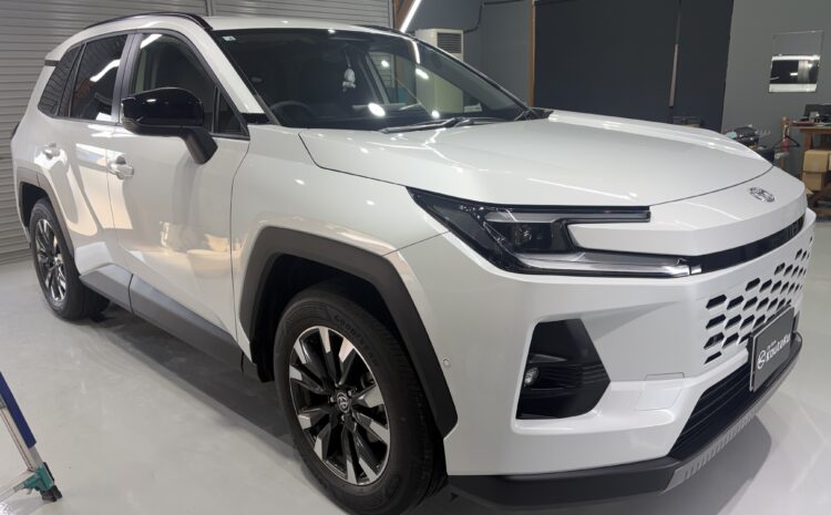 新型ＲＡＶ４・遮熱、断熱カーフィルム・鏡面磨き作業+新開発セラミックコーティング施工事例