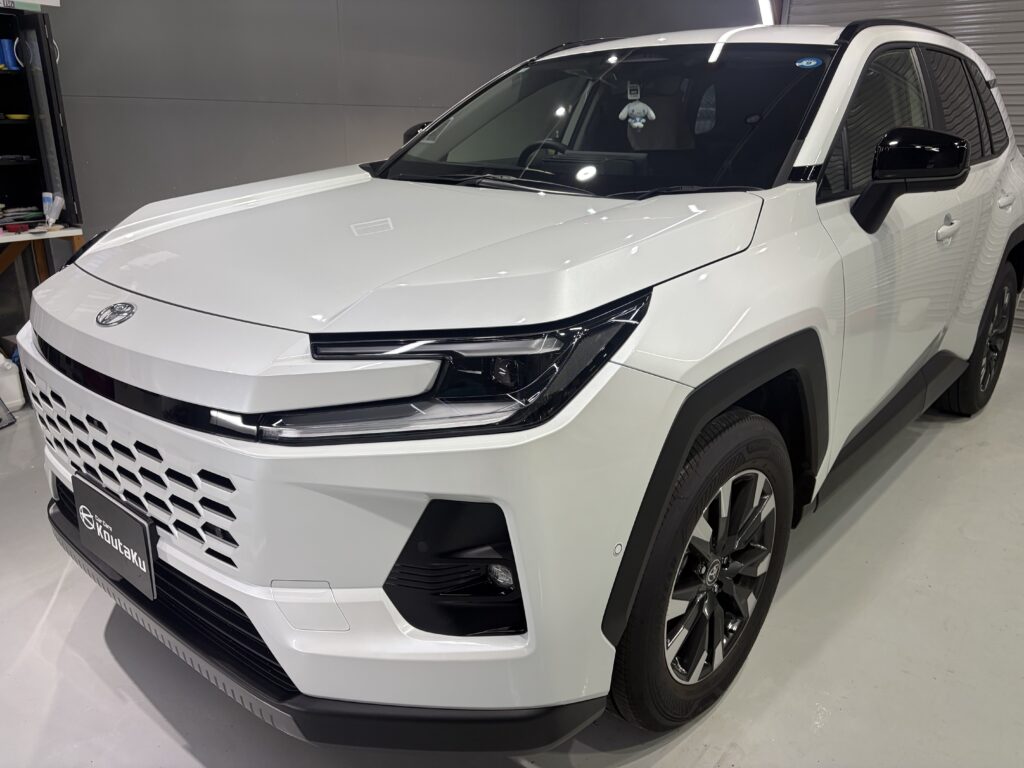 新型RAV4・遮熱、断熱カーフィルム・鏡面磨き作業+新開発セラミックコーティング施工事例