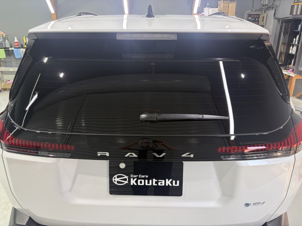 新型RAV4・遮熱、断熱カーフィルム・鏡面磨き作業+新開発セラミックコーティング施工事例