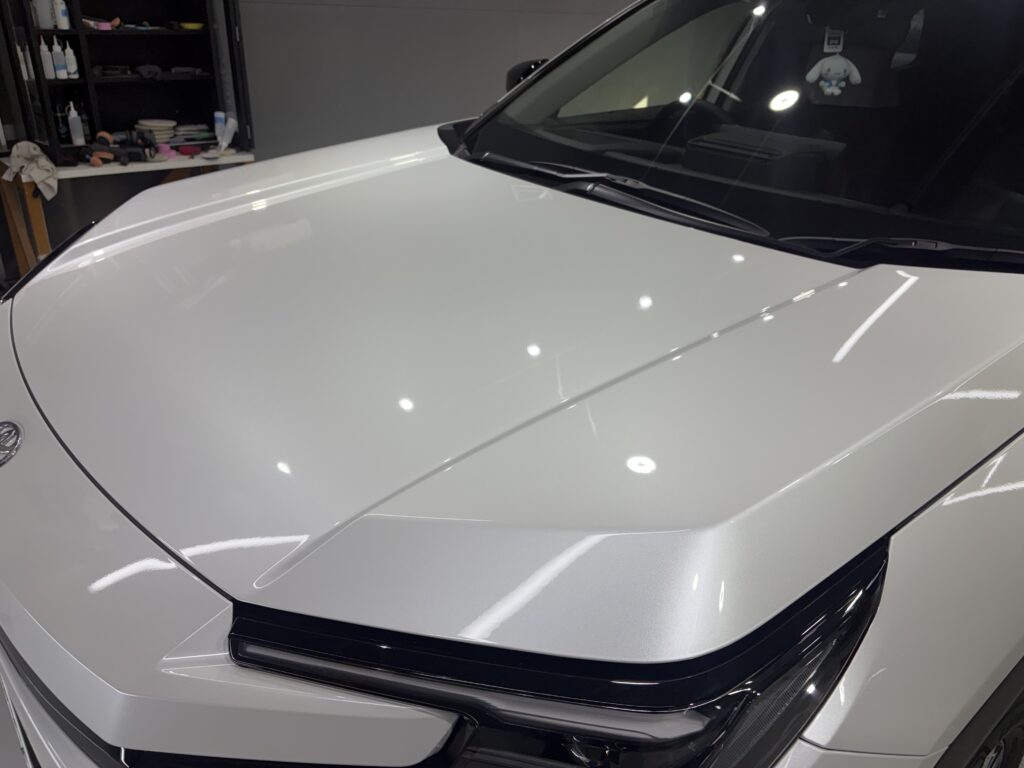新型RAV4・遮熱、断熱カーフィルム・鏡面磨き作業+新開発セラミックコーティング施工事例