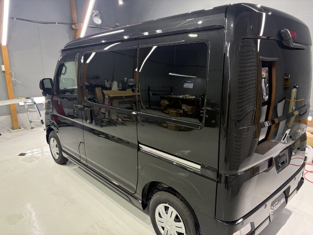 ダイハツ・アトレー・遮熱断熱カーフィルム・鏡面磨き作業+セラミックコーティング施工事例