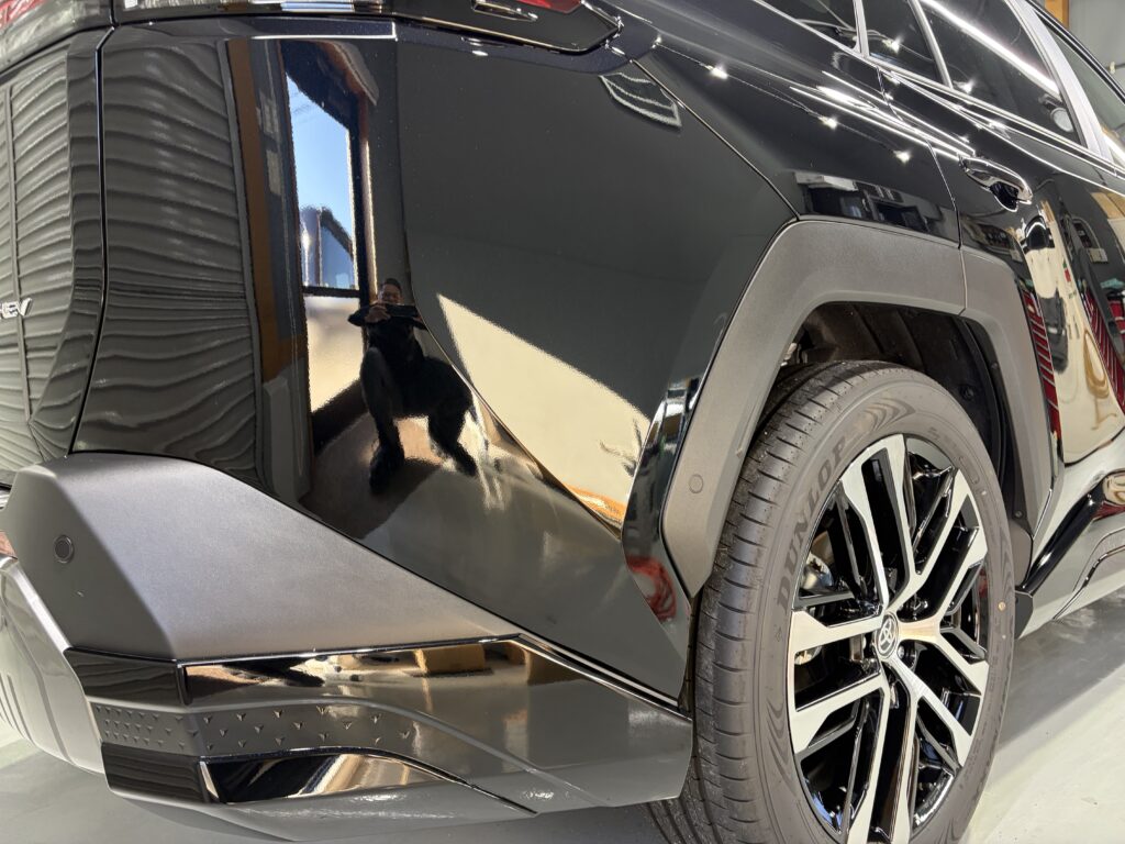 新型トヨタRAV4 鏡面磨き作業・新開発セラミックコーティング施工事例 富山市T様