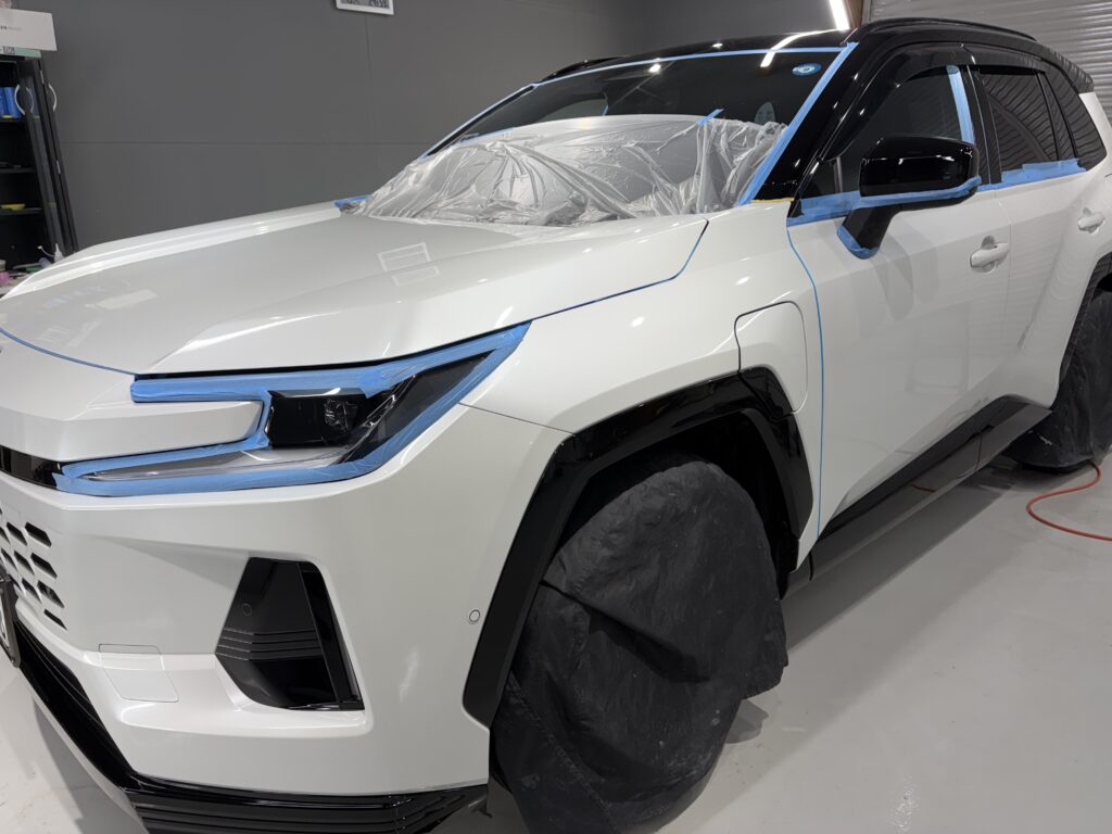 新型ＲＡＶ４・遮熱・断熱カーフィルム・鏡面磨き作業+セラミックコーティング施工事例　富山市Ｍ様